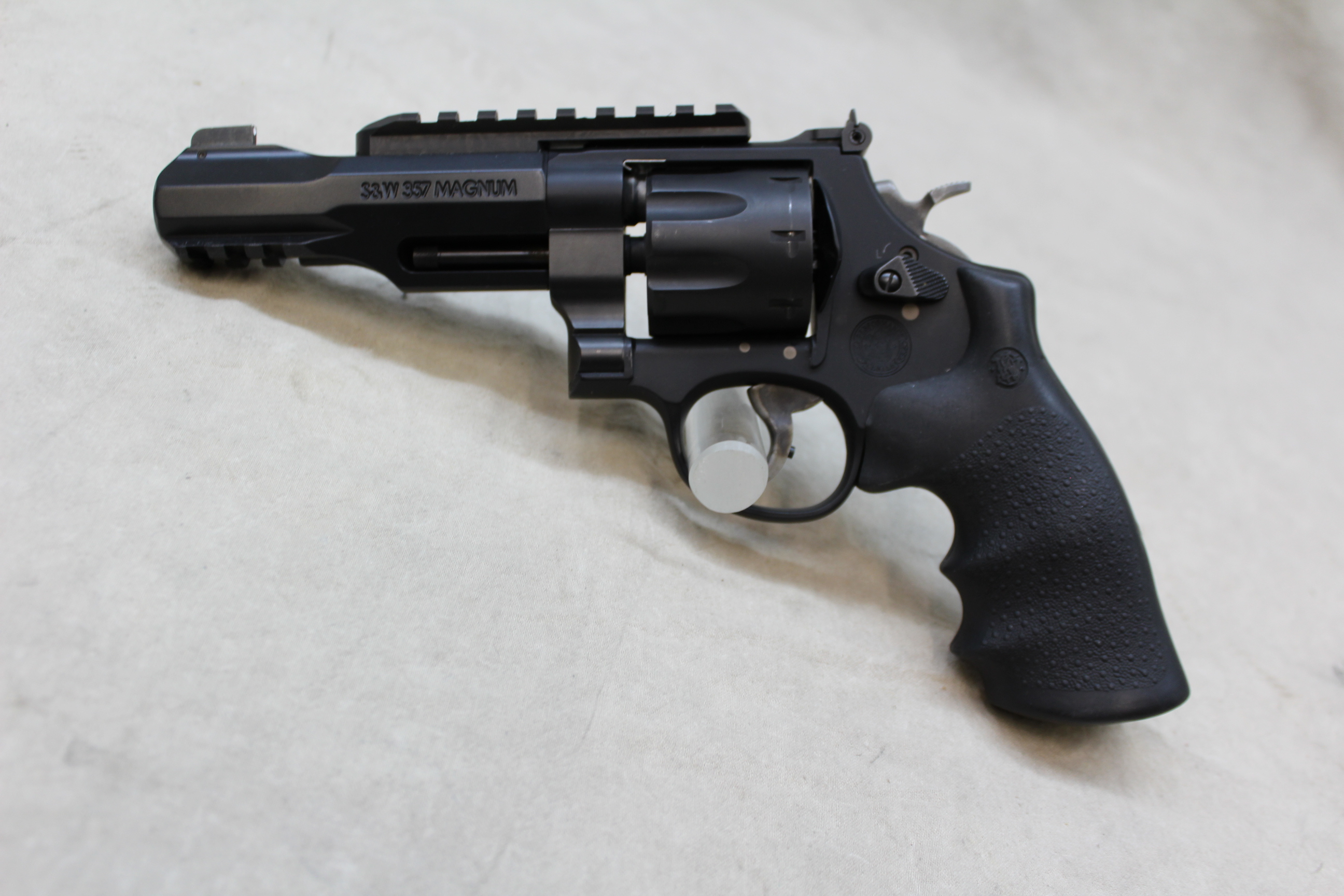 Smith & Wesson M&P R8 PC ~.357 Magnum~ | Bass Pro Shops